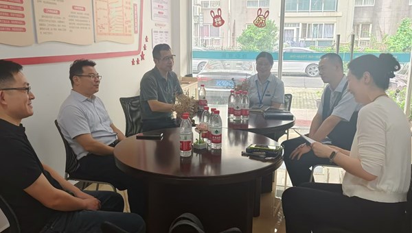 区医保局走访调研“我家医保-安心驿站”